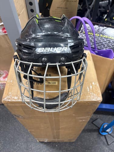 Used Bauer MEDIUM Helmet Cage Combo Black MD 11337-S000498696