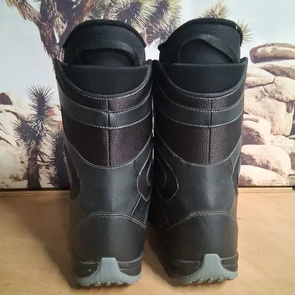 Morrow Men's Black Lace-Up Size 9 US Mondo 27 Snowboarding Boots