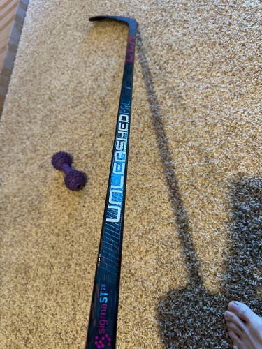 Intermediate CCM Ribcor Trigger Unleashed Pro Right Handed Hockey Stick P28 55 Flex (Used)