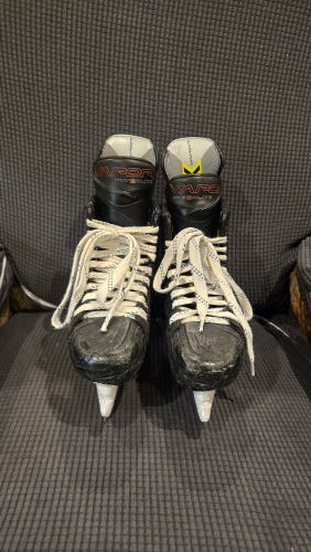Bauer Vapor Hyperlite 2 Hockey Skates 6 (Used)