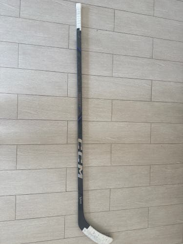 Intermediate CCM Ribcor Trigger 9 Pro Right Handed Hockey Stick P28 65 Flex (Used)