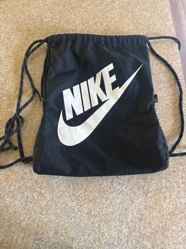 Nike drawstring bag