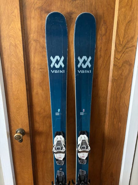 Volkl Yumi 84 161cm with Adjustable Marker Compact 10 GripWalk