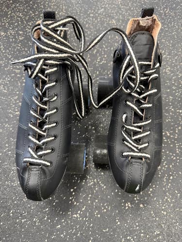 Used RollerDerby COBRA Senior Roller Quad Skates Black Senior 7 11849-S000045144