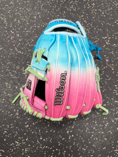 Used Wilson A10RF25H12 BB/SB Glove RH Throw Carolina Blue And Pink 12" 11849-S000045142