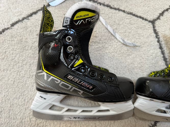 2021 Bauer Vapor 3X Hockey Skates Regular Width 13 (Used)