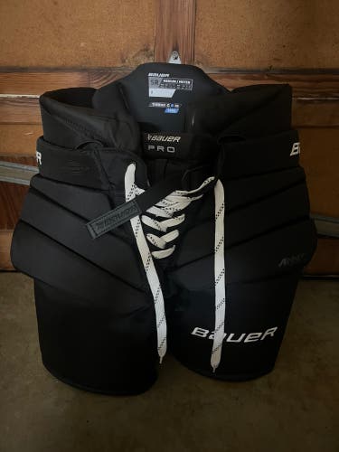 Senior Medium Bauer Pro Hockey Goalie Pants (New)
