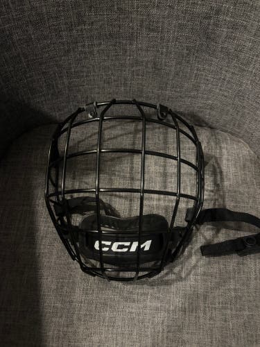 CCM FM580 Hockey Face Mask Cage Senior Medium Black