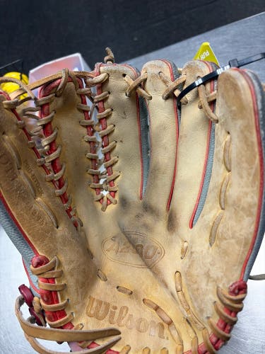 Wilson A2000 RH Outfield Baseball Glove 12.75" (Used)