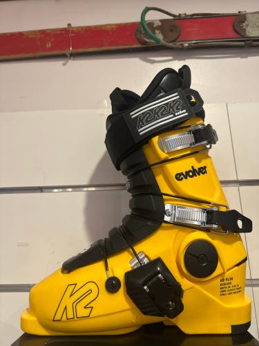 NEW K2 Evolver Ski Boots 23.5
