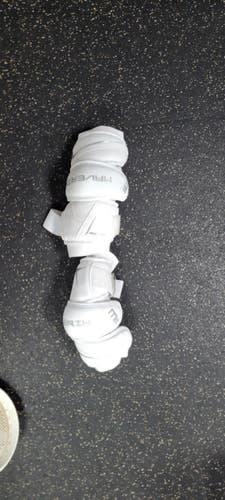 Used Maverik ELBOW GUARDS Lacrosse Arm Pads/Guards White LG 11497-S000162299