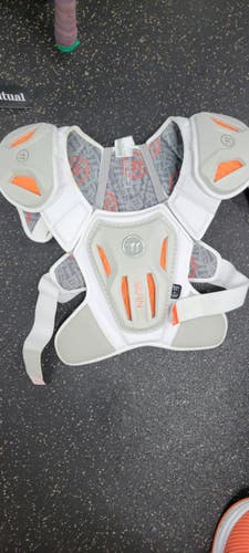 Used Warrior BURN Lacrosse Shoulder Pads White LG 11497-S000162298