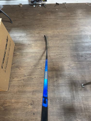 Senior CCM JetSpeed FT8 Pro Right Handed Hockey Stick P28+1/4 75 Flex (New)