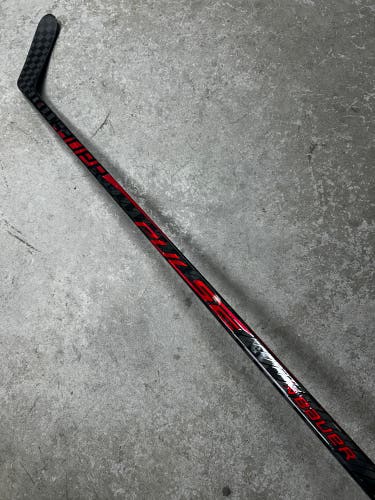 65 Flex P28M Intermediate Bauer Pulse Right Hand Hockey Stick Pro Stock (Used)