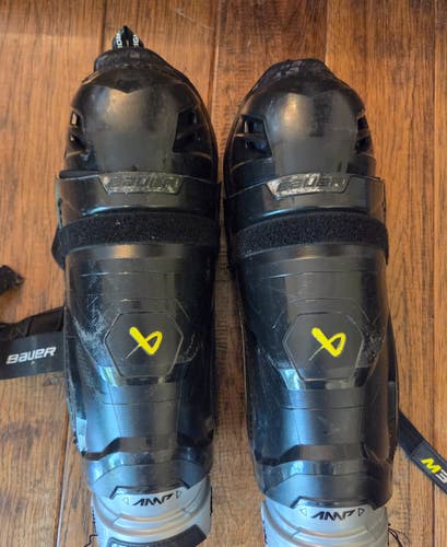 Intermediate Bauer Supreme M3 14" Shin Pads (Used)