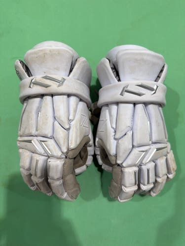 White Small True Zerolyte Lacrosse Gloves (Used)
