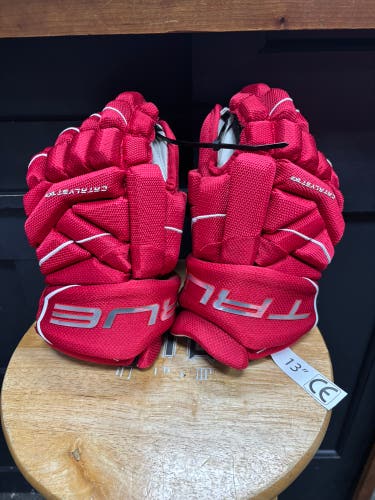 True Catalyst 7x3 Gloves 13" (New)