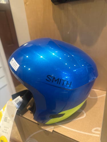 New Smith Counter Helmet FIS Legal Medium