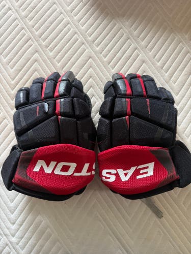 Easton Synergy Gloves 12" (Used)