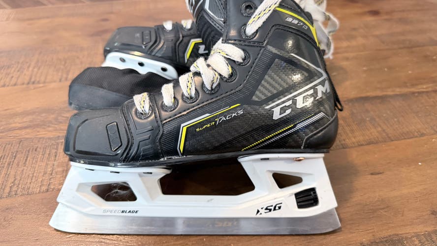 2020 CCM Super Tacks 9370 Hockey Goalie Skates Size 1 (Used)