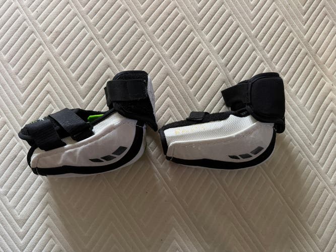 Senior Medium Reebok 16K Elbow Pads (Used)