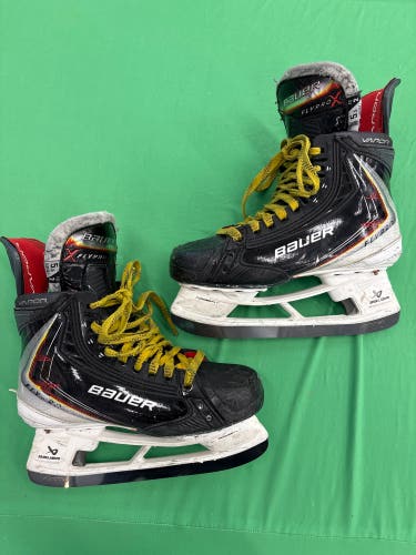 Bauer Vapor Flypro Hockey Skates Intermediate Size 5.5 | superfeet insoles