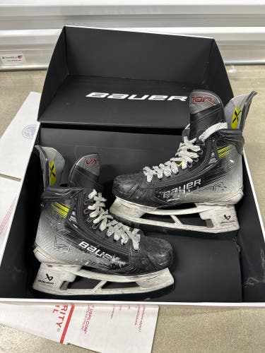 2023 Bauer Vapor Hyperlite 2 Hockey Skates 6 (Used)