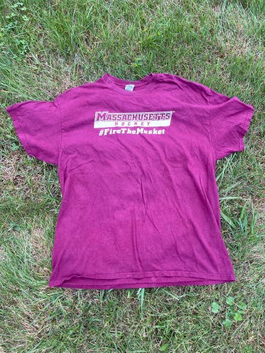 maroon UMass hockey XL Men's Shirt (Used)
