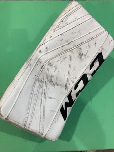Intermediate CCM P2.9 Goalie Gloves & Blockers Regular (Used)