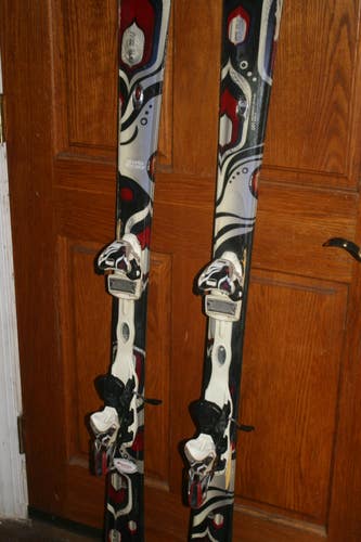 Women's All Mountain 149 cm K2 Free Luv Skis with Marker Adjustable Bindings