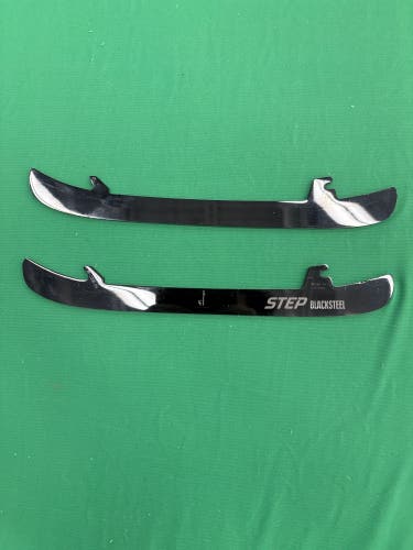 CCM Black Step Steel Holders, Runners, & Replacement Steel Blades 221 mm (Used)