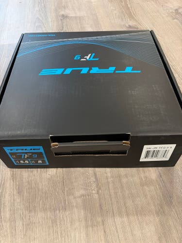 2021 True TF9 Hockey Skates Size 5.5 (New)