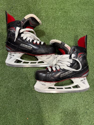 Senior Bauer Vapor X500 Hockey Skates Regular Width 8 (Used)