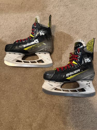 2023 Bauer Vapor X4 Hockey Skates Regular Width Size 3 (Used)