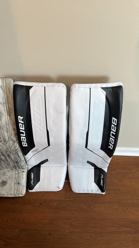 Medium Bauer Supreme Fuse Goalie Leg Pads (Used)