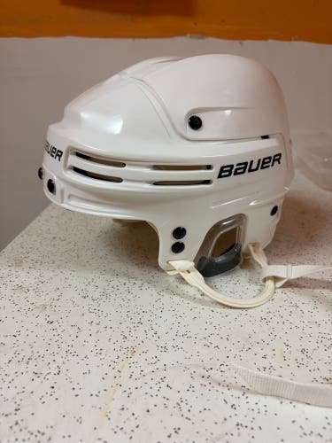 Medium Bauer 4500 Helmet (Used)