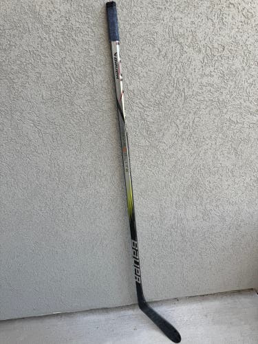 Junior Bauer Vapor Hyperlite 2 Left Hand Hockey Stick P28 50 Flex (Used)
