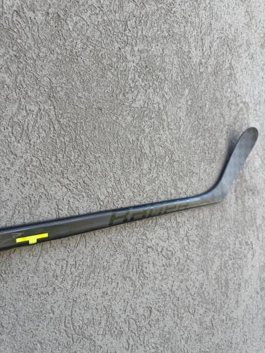Junior Bauer AG5NT Left Hand Hockey Stick P28 50 Flex (Used)