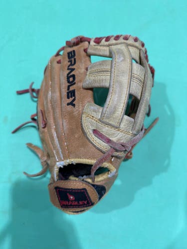 Brown Bradley Igniter RH Infield Baseball Glove 11.25" (Used)