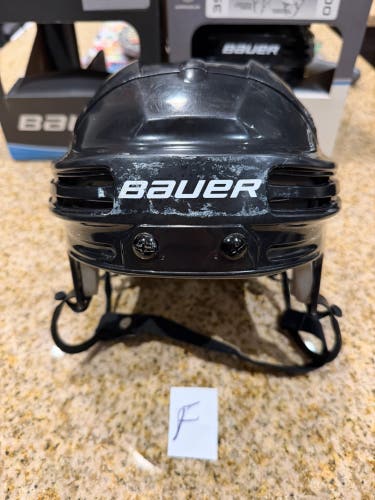 Medium Bauer3500/ 4500 Helmet (Used)
