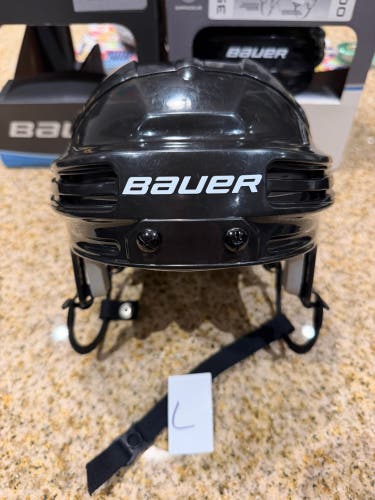 Medium Bauer 3500/4500 Helmet (Used)