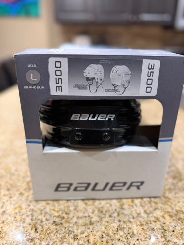 Large Bauer 3500/1594500 Helmet (Used)