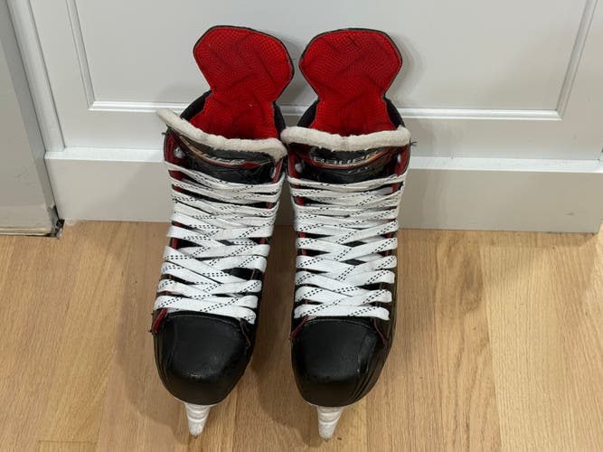 2025 Bauer Vapor Fly30 Hockey Skates Regular Width 8 (Used)