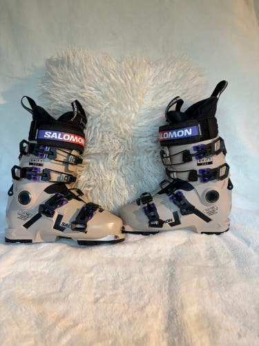 Mondo 24 & 24.5 Women's Salomon Alpine Touring Ski Boots Medium Flex (New)