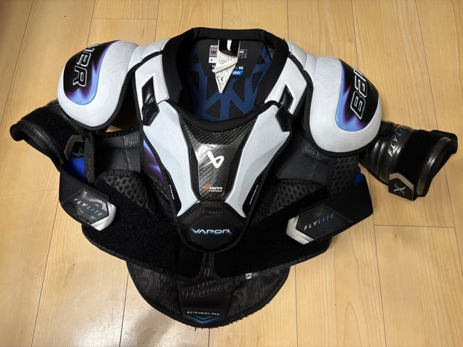 Bauer Vapor Flylite Hockey Shoulder Pad INT Large (Used)
