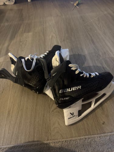 Bauer Supreme Fuse Hockey Skates 9 (Used)