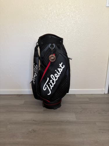 Men's Titleist Tour Midsize Staff Bag (Used)