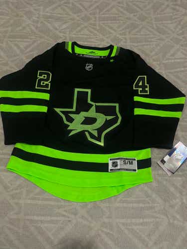 Dallas Stars NHL Roope Hintz Authentic Replica Hockey Jersey, Youth S/M