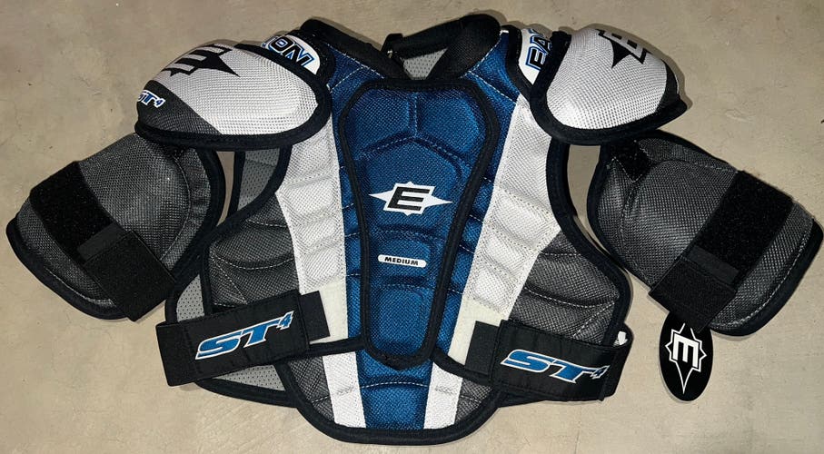 Medium Junior Easton ST4 Shoulder Pads (New)