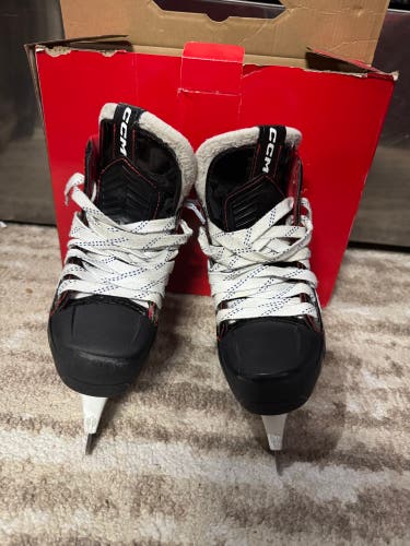 CCM EFlex 6.5 Hockey Goalie Skates Size 3 (Used)
